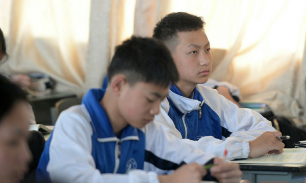 初中生莫名哭泣烦躁怎么办