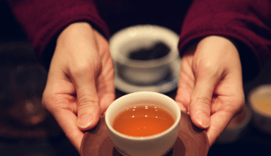 茶桌主人面向哪个方向摆放