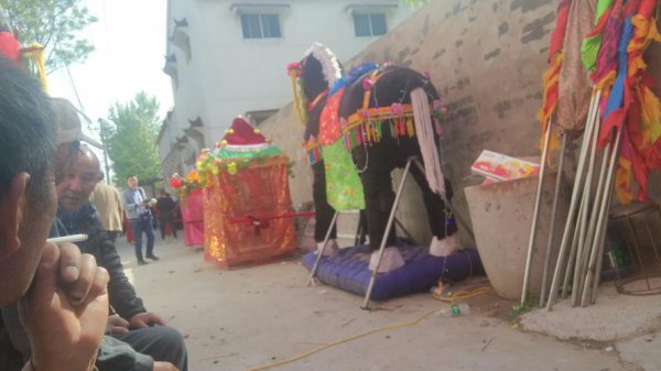 老人过世家人守灵要注意什么