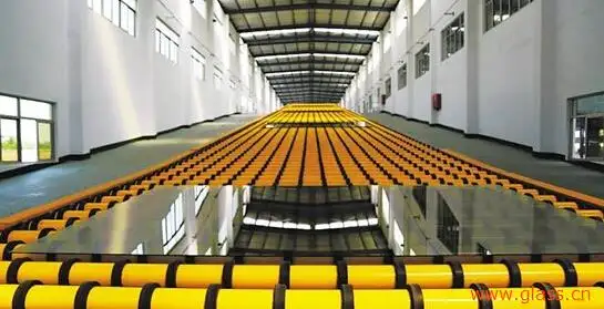 曹德旺是靠谁发家的