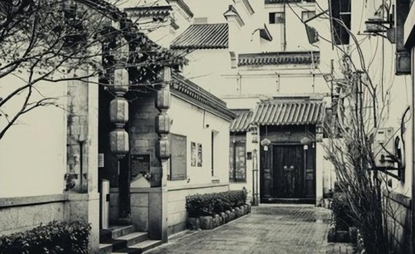 乌衣巷表达了诗人怎样的感情