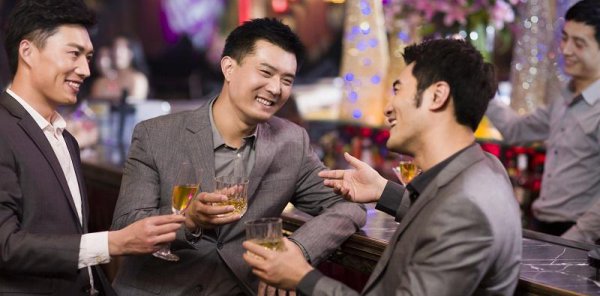 能吸引人约酒的句子