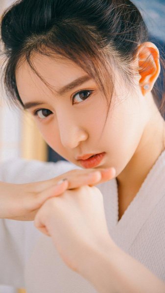 女生不开心怎么聊天逗她开心