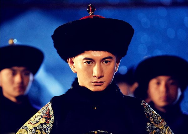 雍正多少岁登基做皇上的