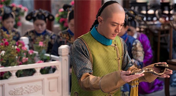 雍正多少岁登基做皇上的