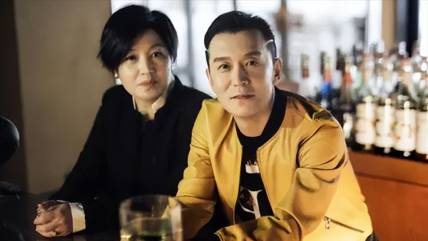 李咏妻子哈文改嫁没有