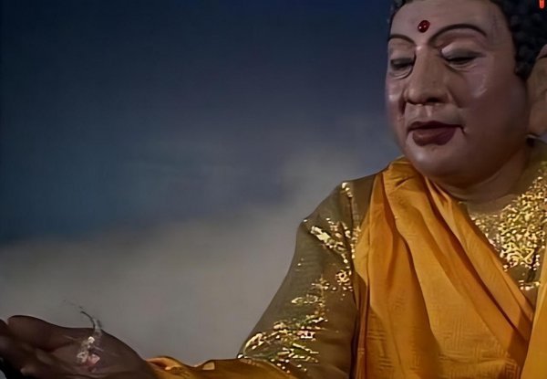 孙悟空被压在五行山下的故事