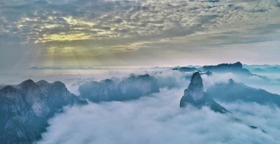 梦游天姥原文及翻译 梦游天姥吟留别全诗意思讲解