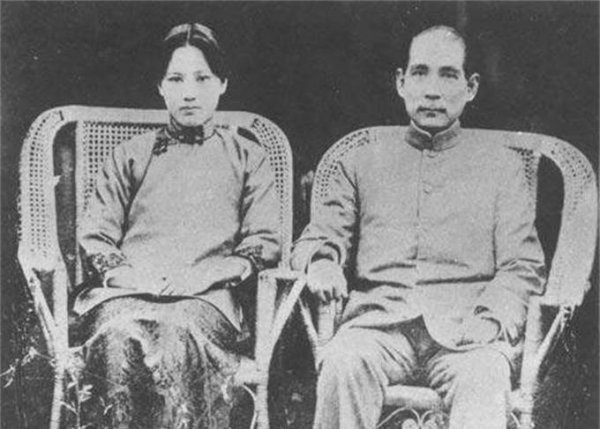 伟人孙中山多少岁逝世的