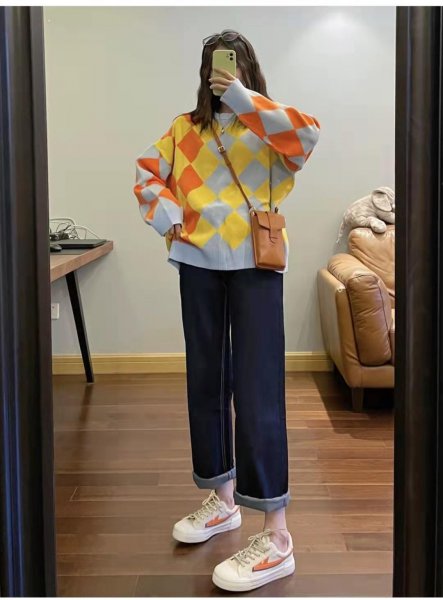 阔腿牛仔裤搭配什么上衣好看