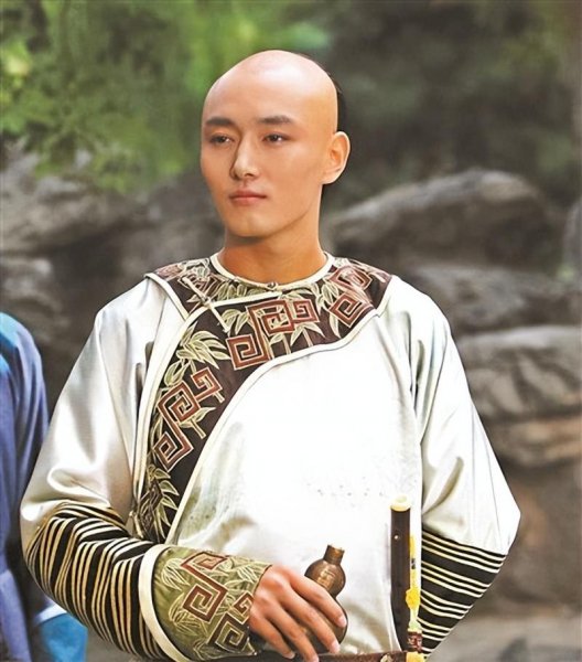 张晓龙老婆是曹贵人吗