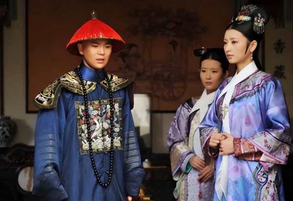 张晓龙老婆是曹贵人吗