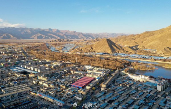 珠穆朗玛峰在哪个城市