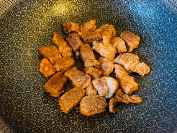 炖牛肉放哪些调料容易烂又好吃