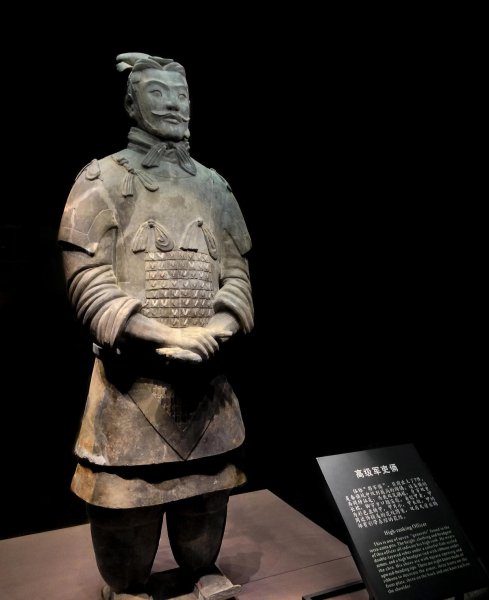 兵马俑是什么材料做的