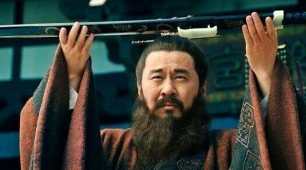 挟天子以令诸侯是谁的计策