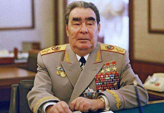 勃列日涅夫得了多少勋章