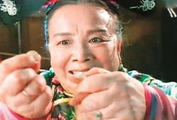 李启明容嬷嬷多大了