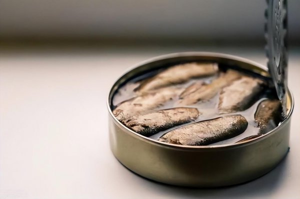 很臭的鱼罐头叫什么名字