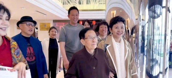 歌唱家董文华现在情况怎么样