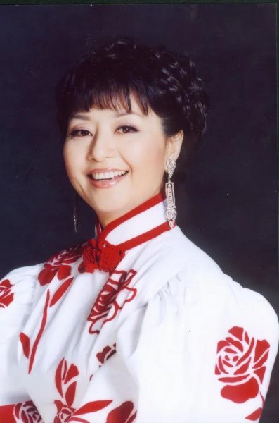 女高音歌唱家殷秀梅简介及作品