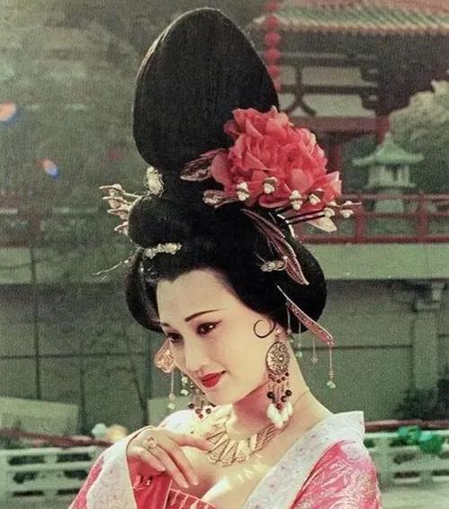 古代妇人的发髻叫什么名字