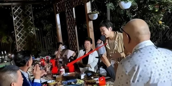 歌星董文华的个人资料
