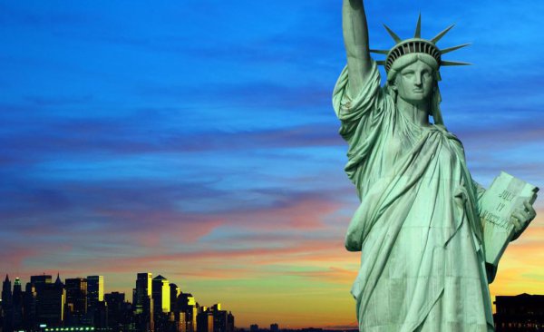 灯塔国为什么是美国