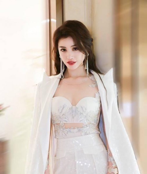 刘翔现在在做什么事情