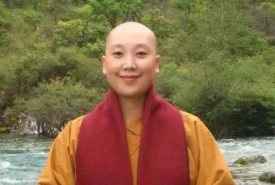 歌手李娜出家时多大岁数