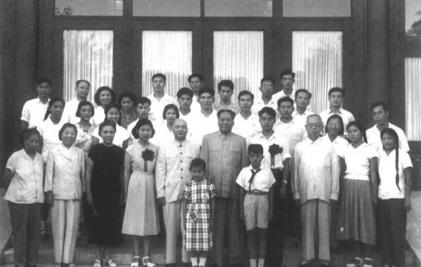 开国中将孔从洲的夫人和子女的资料情况简介