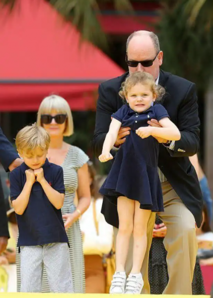 摩洛哥王妃夏琳现状