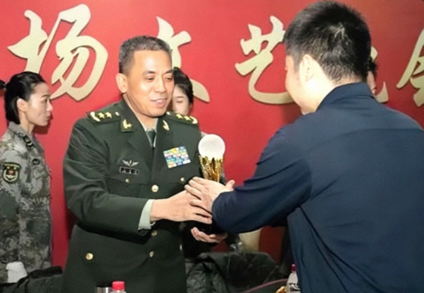 徐洪刚的英雄事迹介绍