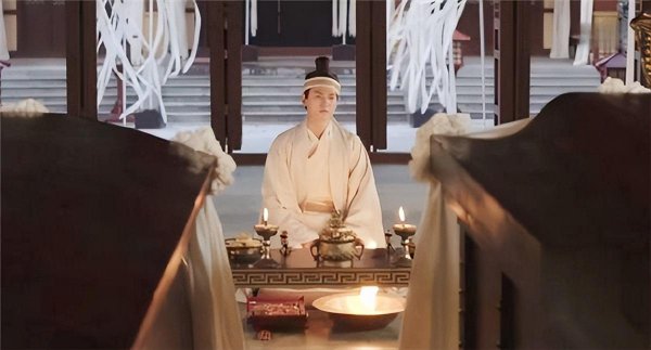 新坟前三年有什么讲究