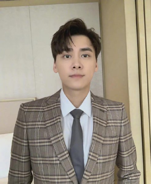 李易峰的女朋友是谁
