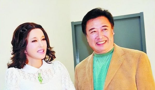 演的武则天的刘晓庆多少岁数