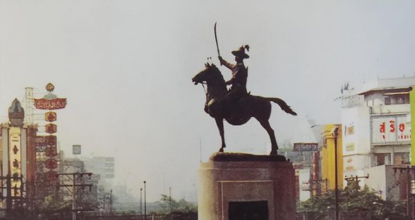 泰国吞武里大帝郑信个人简介