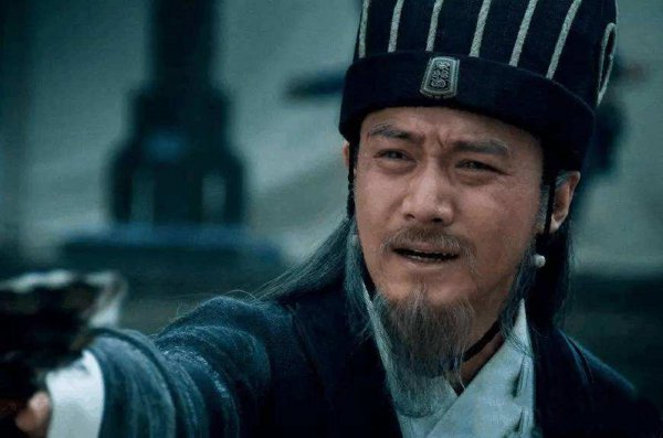 诸葛亮挥泪斩马谡是因为什么一事