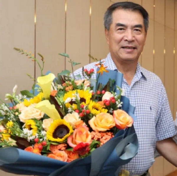 何晴与廖京生的关系