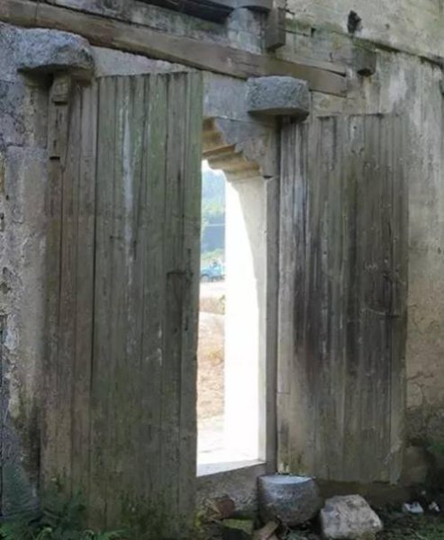 后门不进喜前门不进财是什么意思