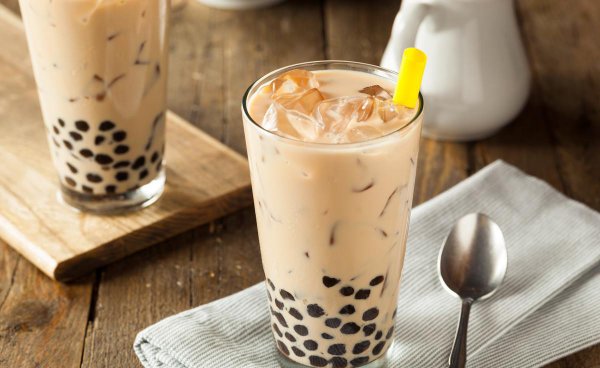 世界上第一杯奶茶是谁发明的