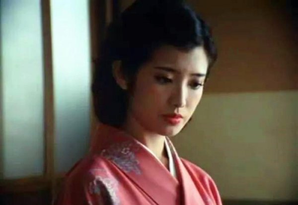 山口百惠身高有多高