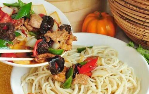 （X-J）少数民族维吾尔族的节日风俗、服饰及饮食特点