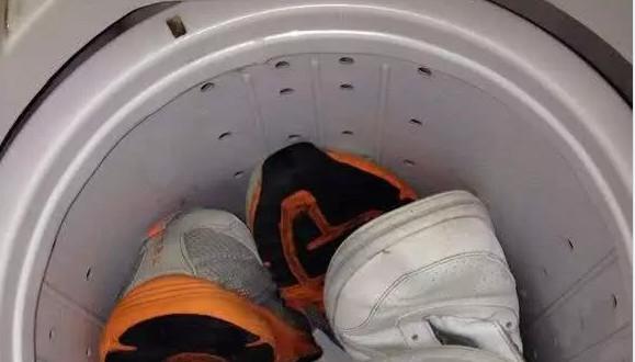 鞋子可以放洗衣机洗吗
