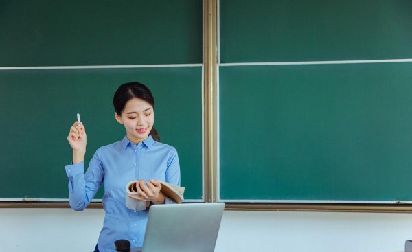 教初中累还是小学累