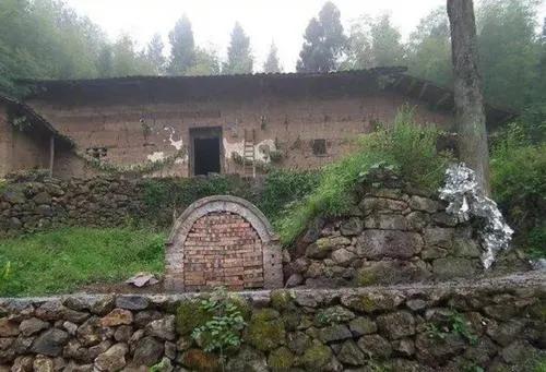 宁叫鬼把门，不叫鬼撵人是什么意思