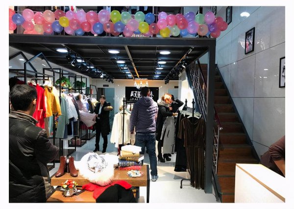 朋友圈卖衣服怎么发吸引客人进店消费