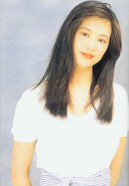 王羽的女儿王馨平个人简介
