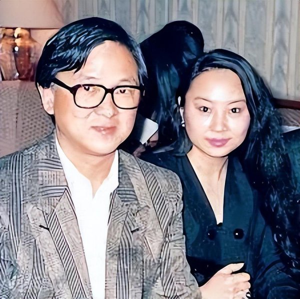 王羽的女儿王馨平个人简介