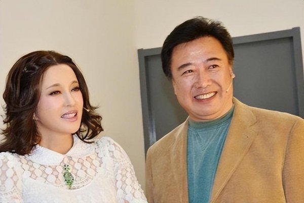 刘晓庆的儿子和女儿多大岁